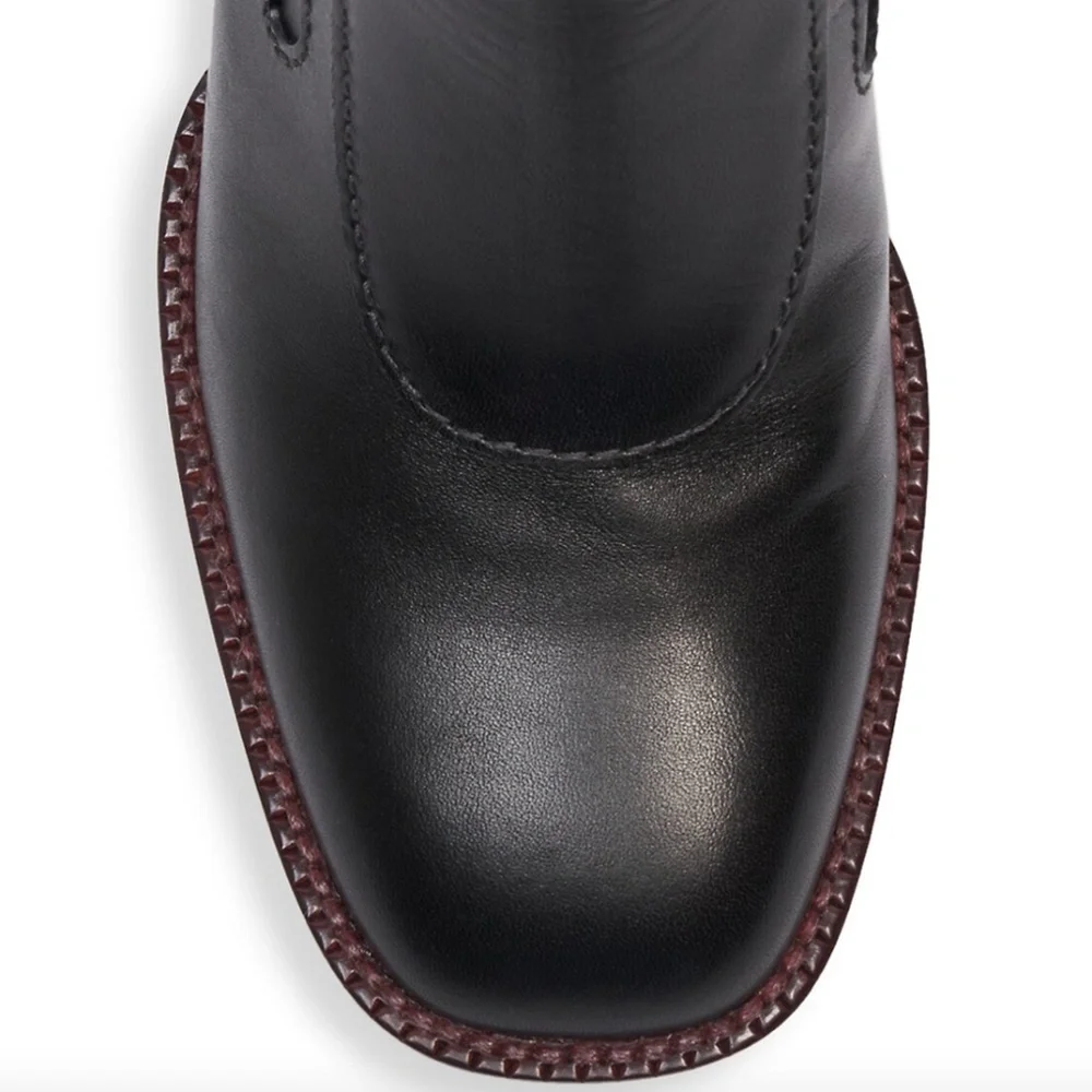 NIB $970 Chloé Gaile Belted Leather Ankle Boots in size 39!
